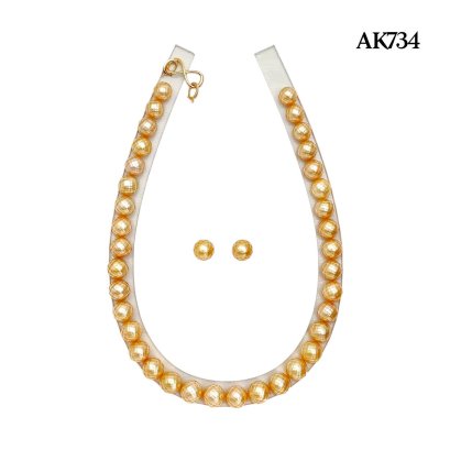 N: 9.7 -11.8 mm and P: 11.3 and 11.3 mm, Hanashinju, Gold South Sea Pearl, Graduated Pearl Necklace and Pair Pearl