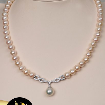 สร้อยมุกล้วน + จี้มุก Infinity (ปรับรูดได้)  มุกทรงกลม สีขาว ขนาด 8 mm เกรด AA+ ตะขอเงินแท้ 92.5 ชุบทองคำขาว / SN0680ZN611