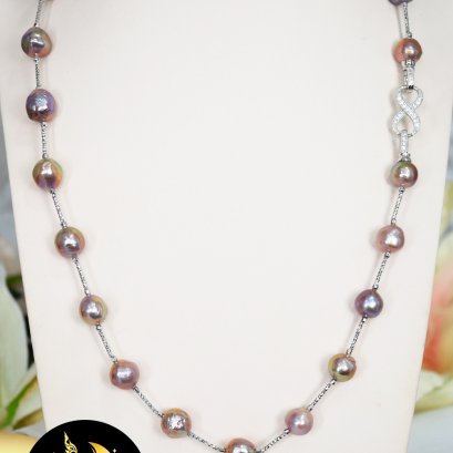 สร้อยคอไข่มุก Ripple Pearl ระยะ คั่นปล้องและเม็ดบอลเงิน (Station Necklace) ความยาวประมาณ 23 นิ้ว ไข่มุก Ripple Pearl น้ำจืดคัดเกรด สีม่วง ทรงบารอก ขนาด 10-11 mm เกรด AA+ ตัวเรือน ตะขอ infinity ปล้องและเม็ดบอล เงินแท้ 92.5 ชุบทองคำขาว / 30.5.64