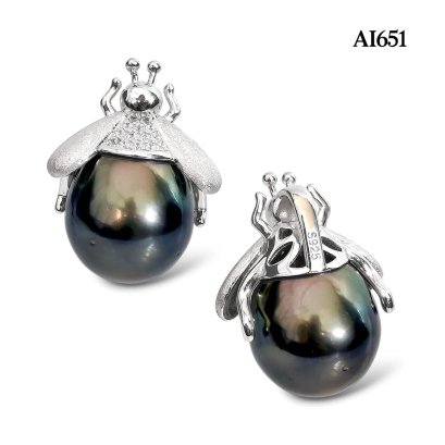 Approx. 14.0 mm, Tahitian Pearl, Insect Pearl Pendant
