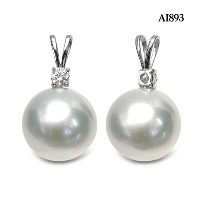 Approx. 9.0 mm, White South Sea Pearl, V Diamond Dot Pearl Pendant