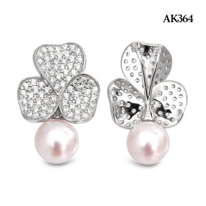 Approx. 8.0 mm, Hanamomo, Akoya Pearl, Umiko CZ Paved Solitaire Pearl Pendant