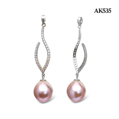 12.3 mm, Edison Pearl, The Flame Dangle Pearl Pendant