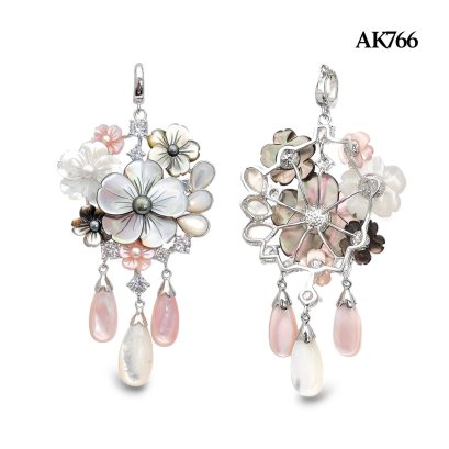 Approx. 3.0 - 5.0 mm, Freshwater Pearl, Mother of Pearl Sakura Bunch Pearl Hinge Clasp Pendant