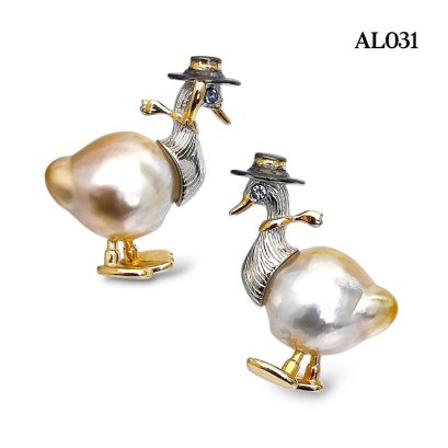 Approx. 8.5 mm up, Brown Sugar, Gold South Sea Pearl, Duck with a Hat Pearl Pendant