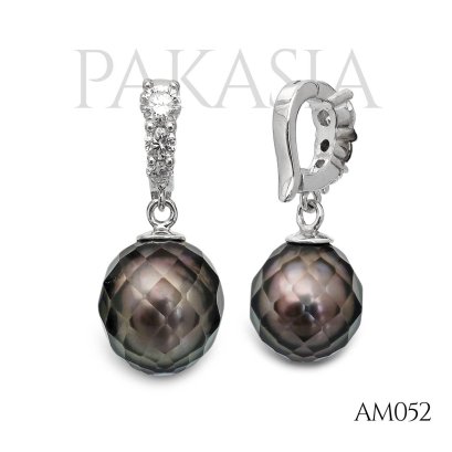 Approx. 9.0 -10.0 mm, Hanashinju, Tahitian Pearl, Three Stones Diamonds Dangle Pearl, Hinge Clasp Pendant
