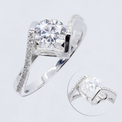 (IGI) 1.00 ct, Laboratory Grown Diamond (Round Brilliant, HPHT, 1.00 ct, D, VS2), 0.186ct, Lab Grown Diamond, Flip Heart Solitaire Diamond, Diamond Paved Band Ring