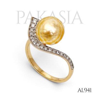 9.5 mm, Hanashinju, Gold South Sea Pearl, Diamond Pearl Ring
