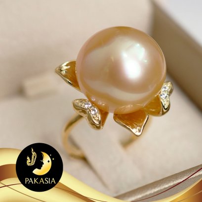 แหวนมุกแท้ดอก Bignonia มุกแท้ South Sea ทรง Semi-round สีทอง เกรด AA+ ขนาด 15-16 mm. ตัวเรือนเงินแท้ 92.5 ชุบทอง /SN0610R678