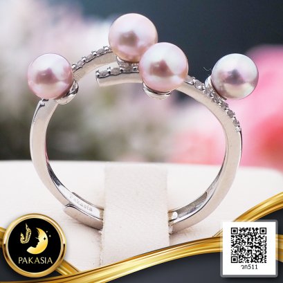 แหวน Collection "กิ่งมุก" ไข่มุกสายพันธุ์น้ำจืดคัดเกรด สีม่วง (Multitone) ทรงกลม ขนาด 4.0 mm เกรด AAA ตัวเรือนเงินแท้ 925 ชุบทองคำขาว ประดับพลอยแท้ White Topaz / 9.2.65