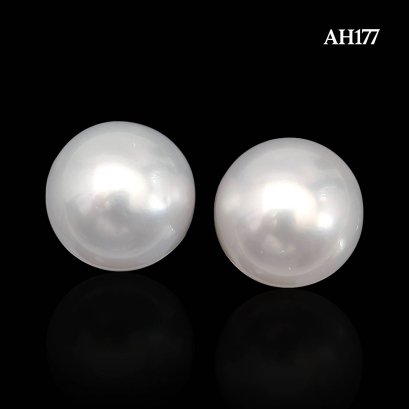 (GIA) 13.23 x 12.92 mm and 13.04 mm, Swan Lot, White South Sea Pearl, Pair Pearl