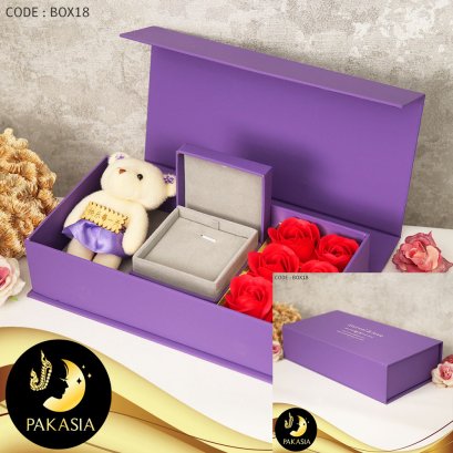 กล่องเซ็ตใส่สร้อย จี้ แหวน กรีน Eternal & Love สีม่วง ฝาแม่เหล็ก ขนาด 25x13x6 cm  ภายในบรรจุกล่องเล็ก น้องหมีและกุหลาบแดง / BOX018