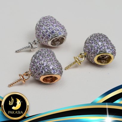 อะไหล่ตัวเรือนจี้/ชาร์มหัวใจประดับเพชรห้อยไข่มุก ตัวเรือนความยาว 1.5 cm. วัสดุตัวเรือนเงินแท้ 925 ประดับเพชร CZ ตัวเรือนมี 3 สีให้เลือก คือชุบสีทอง ชุบสีทองคำขาว และชุบสี Pink Gold