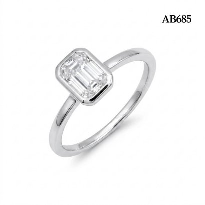 (GRA), Moissanite Emerald Cut (1.0ct/D/VVS1/Ex) Full Bezel Solitaire Moissanite Ring