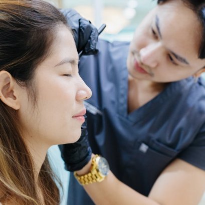 Eyebrow tattooing is not easy.
