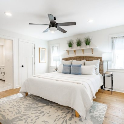 วอลเปเปอร์โทนขาว แต่งห้องนอนสีขาวมินิมอล