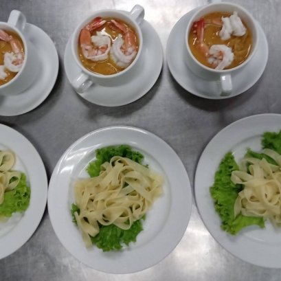 เมนู "แกงหัวตาลหมูย่างกุ้งสดกับพลาสต้า"