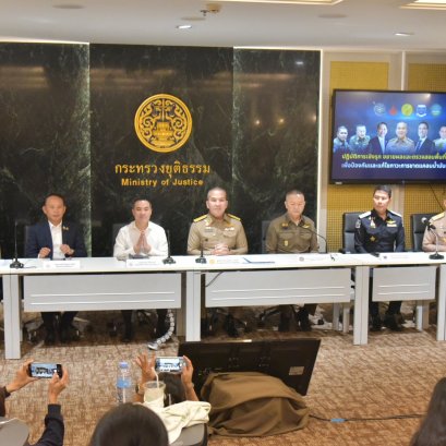 รมว.ยุติธรรม สั่ง DSI หลังรับเป็นคดีพิเศษ - ฟันขบวนการกักตุนและลักลอบขนส่งน้ำมัน ชี้พฤติกรรมเรือต้องสงสัยเพียบ พร้อมเอาผิดหลายข้อหาอย่างเด็ดขาด