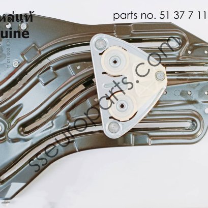 ตัวยกกระจกไฟฟ้า ด้านหลังซ้าย หมายเลขชิ้นส่วน: 51377111017 7111017