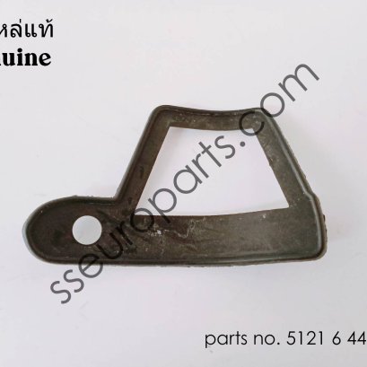 Left base Part number: 51216442183 6442183