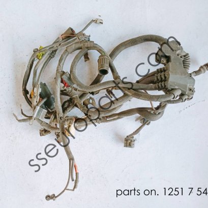 ชุดรวมสายไฟเครื่องยนต์ 12517541073 7541073