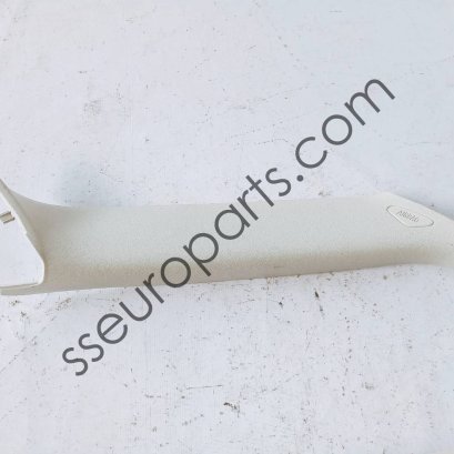 กาบเสาในหน้า R53 ขวา