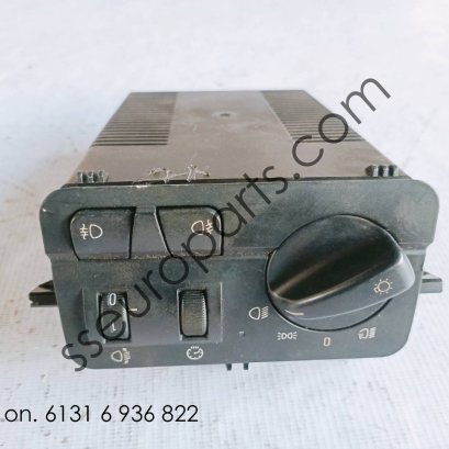 ชุดสวิตช์ไฟ / ไฟตัดหมอก 61316936822 6936822