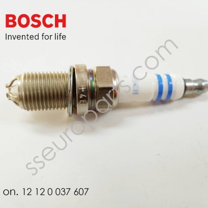 หัวเทียนไฟแรงสูง หมายเลขชิ้นส่วน: 12120037607 0037607 BOSCH PLATINUM R3