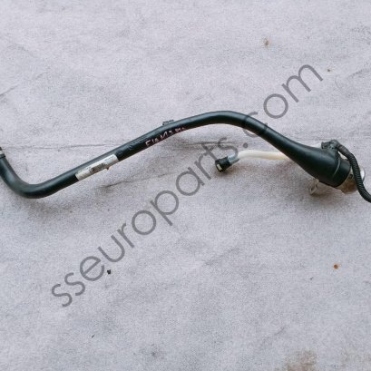 ท่อเติมน้ำมันเชื้อเพลิงพลาสติก F10 M5 R2228420203 second hand