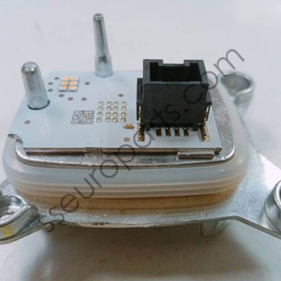 ไฟกะพริบไฟ LED ด้านขวา หมายเลขชิ้นส่วน: 63117493232 7493232 OEM
