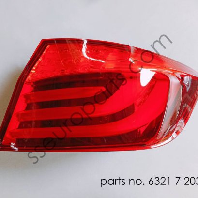 Rear light in the side panel, right  before LCI Part number: 63217203232 7203232