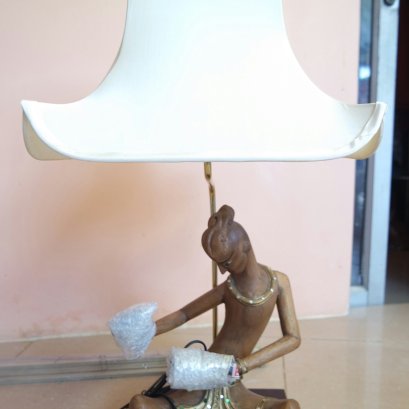 โคมไฟตั้งโต๊ะ