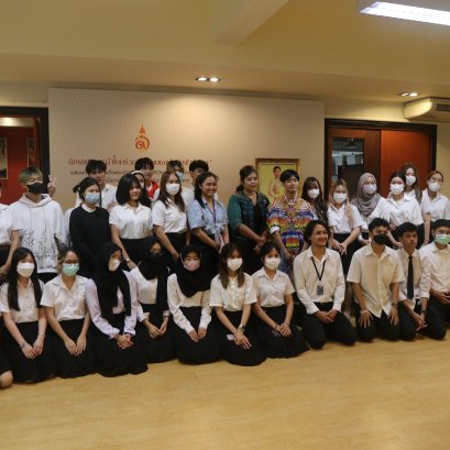 Study Trip of Local Arts and Fabrics Course: Thai Dance