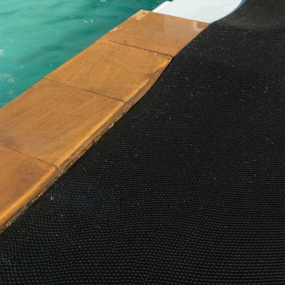 แนะนำแผ่นกันลื่นสำหรับบ้านพักอาศัย เลือกอย่างไรให้ปลอดภัยและใช้งานได้จริง