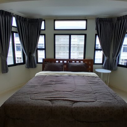 EHL-233709 โครงการเลอลักษณ์ (Le Luxe)