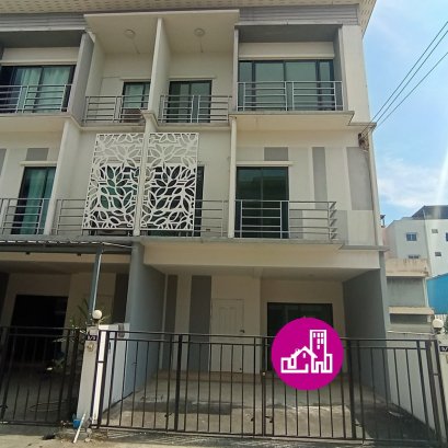 EHl-233792 ขายทาวเฮ้าส์ แอท ไนซ์ วัชรพล-เทพรักษ์ 