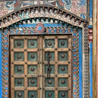 Stunning Antique Wooden Door Features