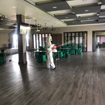 เราไม่หยุดปราบเชื้อโควิด-19 (บริการฉีดพ่นฆ่าเชื้อ สมาคมกรุงเทพกรีฑา)