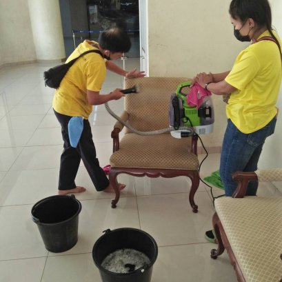 งานซักเก้าอี้ คลีนนิ่งโซลูชั่น ยินดีให้บริการ