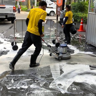 บริการทำความสะอาดลานจอดรถ พื้นที่ขนาดใหญ่ ด้วยคลีนนิ่งโซลูชั่น