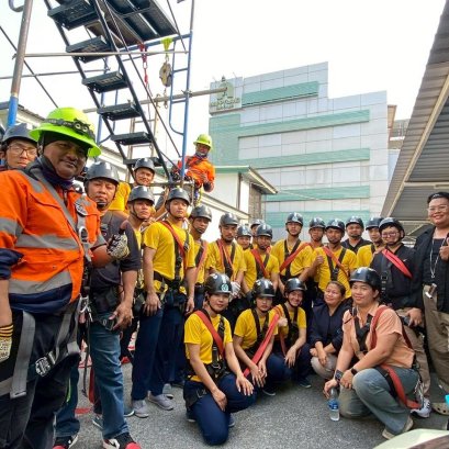 มาตรฐานงานระดับองค์กร / B2B ที่เราให้ความสำคัญ ทีมงานของเรา ผ่านการอบรมหลักสูตรความปลอดภัยในการทำงานบนที่สูง