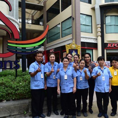 กิจกรรมส่งต่อรอยยิ้มสู่พนักงาน – The Season Mall พญาไท