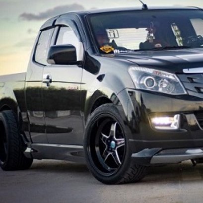 รถอินชัวร์ มีบริการให้เช็คเบี้ยประกันภัยรถกระบะ ด้วยนะ