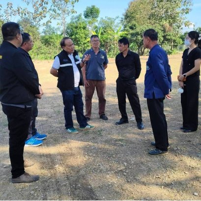 ลงพื้นที่ ดูสถานที่เพื่อปรับปรุงภูมิทัศน์สนามกีฬาของเทศบาลตำบลท่าเชียงทอง 