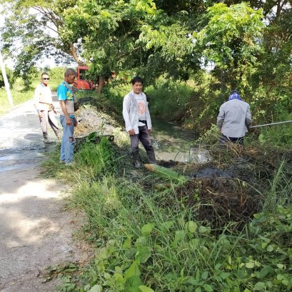 ลงพื้นที่ขุดลอกคลองระบายน้ำเพื่อเพิ่มประสิทธิภาพในการระบายน้ำหมู่ที่ 2 บ้านสันมะกรูด ตำบลบ้านแป้น อำเภอเมือง จังหวัดลำพูน