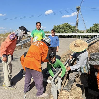 ลงพื้นที่ติดตั้งราวเหล็กกั้นถนนเพิ่มเติม