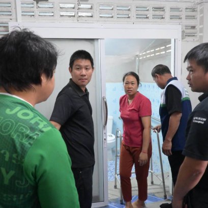 ลงพื้นที่ตรวจสอบการดำเนินการของผู้ได้รับเงินอุดหนุนโครงการปรับสภาพแวดล้อมที่อยู่อาศัยสำหรับคนพิการ