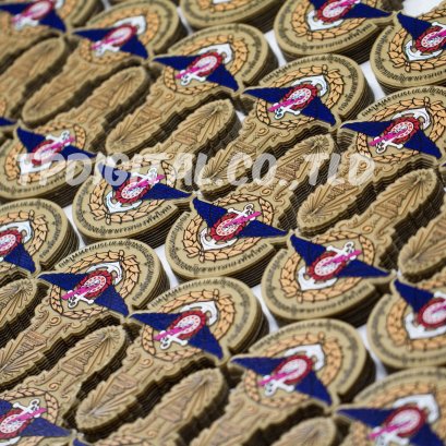 พิมพ์อะคริลิค ( Acrylic Screen Printing ) สกรีน พิมพ์โลโก้ ภาพลงบนแผ่นอะคริลิคใส