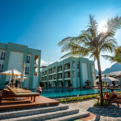 H032 : Phi Phi Harbour View Hotel