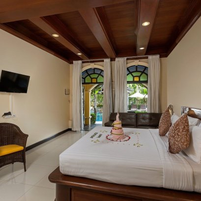 H022 : The Front Village Hotel